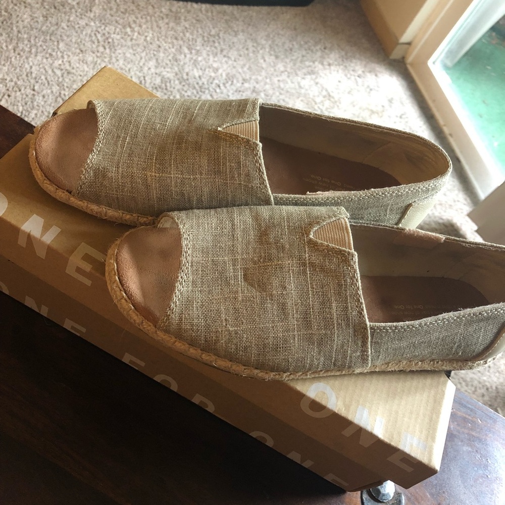 Toms canvas women’s shoes